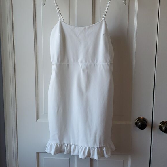 LULUS WHITE KNIT SPAGHETTI STRAP SHEATH DRESS RUFFLE BOTTOM SIZE MEDIUM SUMMER - Picture 2 of 14